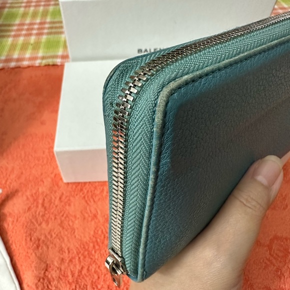 Balenciaga Round Zip Wallet Blue Soft Leather - Picture 9 of 15